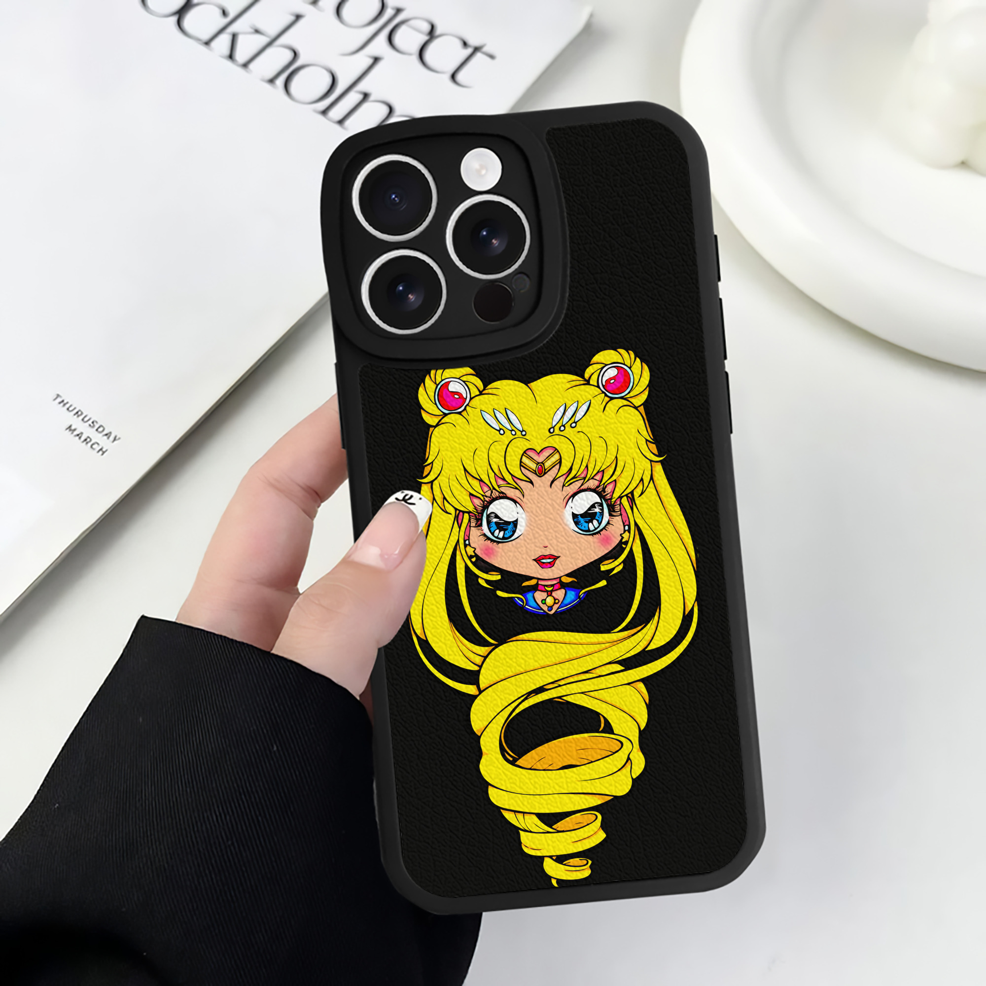 （画像用） 美少女戦士セーラームーン 月野 うさぎ つきの うさぎ Sailor Moon Tsukino Usagi 【iPhone 16シリーズ対応】シリコンスマホケース（レザー調） 材質：シリコン